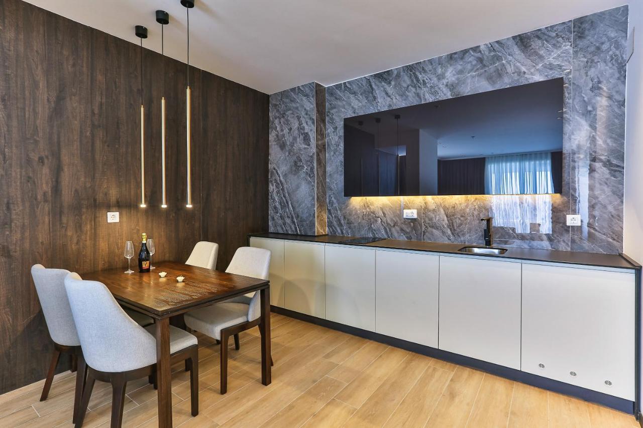 Green Stone Apartments Hotel ラファイロヴィチ エクステリア 写真