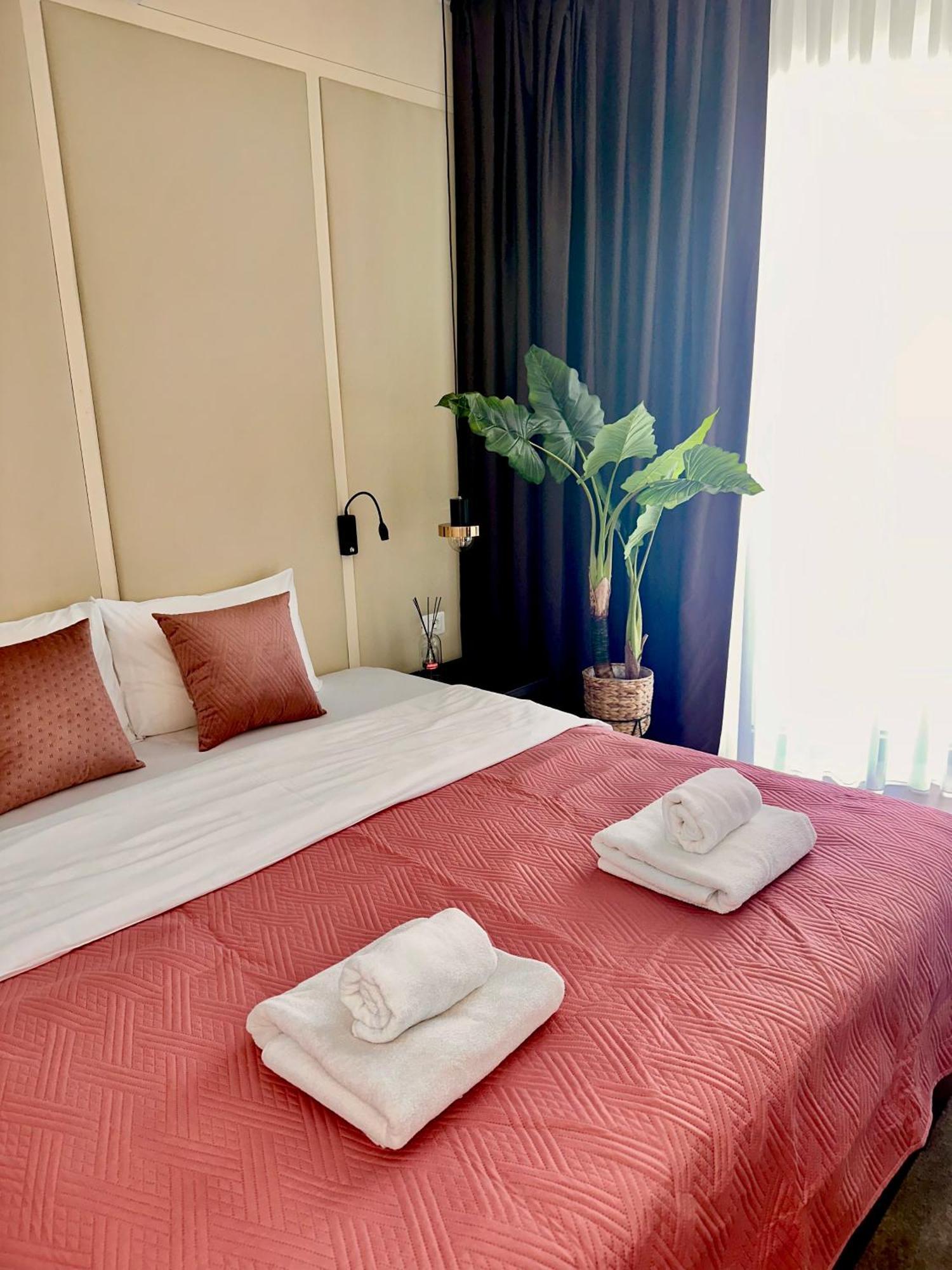 Green Stone Apartments Hotel ラファイロヴィチ エクステリア 写真